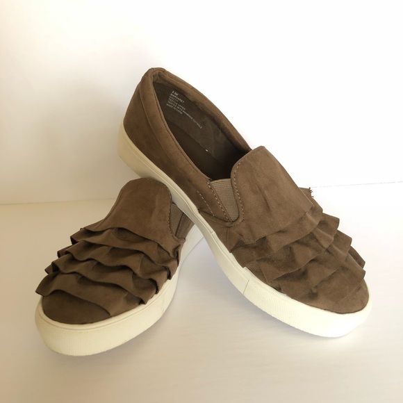 mia ruffle sneakers